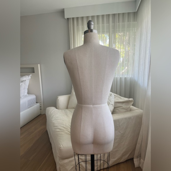 Dress Form Size 4 - Picture 4 of 7